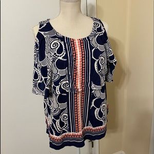 Crown & Ivy open shoulder navy, white and pink